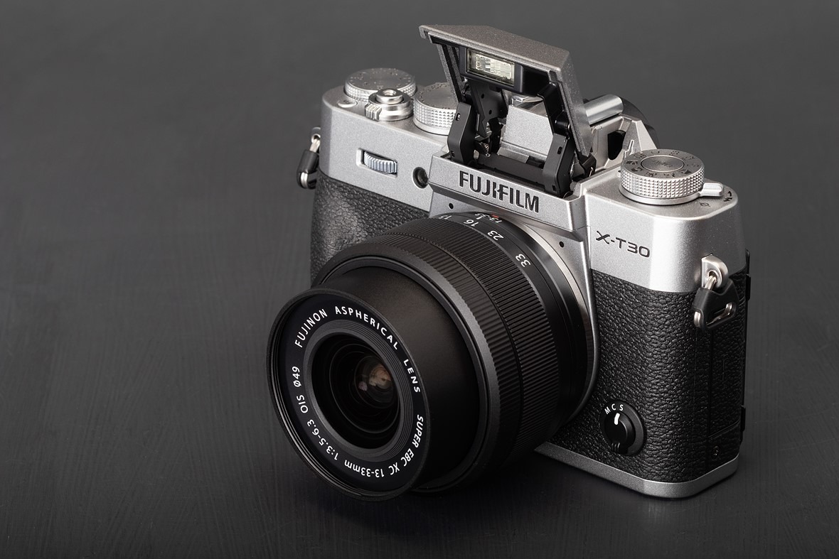 imgi_66_fujifilm-x-t30-iii-flash-with-kit-lens